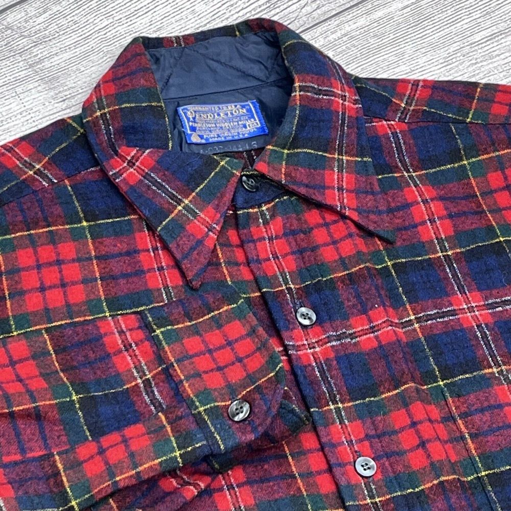 Pendleton Mills Men's Button Down Size M Red Plaid Virgin Wool Long Sleeve USA